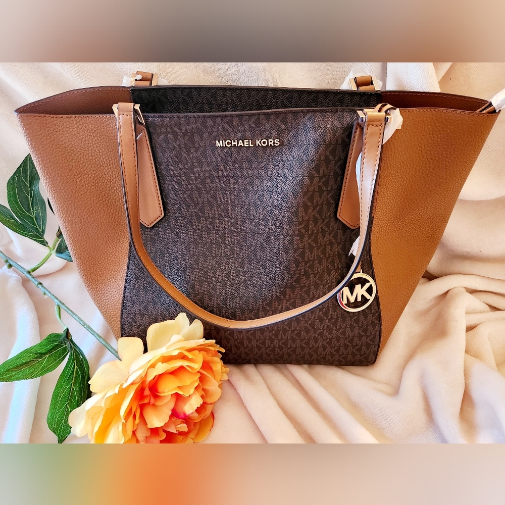 NWT..MICHAEL KORS KIMBERLY TOTE